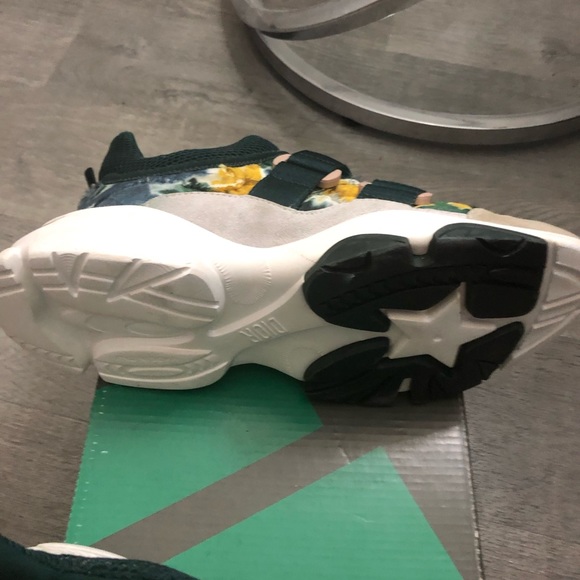 Christian Dior size 38, gently used great sole life , inside as well - Picture 4 of 4